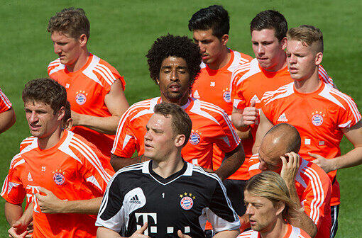 In Doha beim Morgentraining: Thomas Müller, Bastian Schweinsteiger, Dante, Manuel Neuer, Emre Can, Pierre Emile Hojbjerg, Arjen Robben, Anatoliy Tymoshchuk und Nachwuchsspieler Daniel Wein.