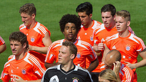 In Doha beim Morgentraining: Thomas Müller, Bastian Schweinsteiger, Dante, Manuel Neuer, Emre Can, Pierre Emile Hojbjerg, Arjen Robben, Anatoliy Tymoshchuk und Nachwuchsspieler Daniel Wein. In Doha beim Morgentraining: Thomas Müller, Bastian Schweinsteiger, Dante, Manuel Neuer, Emre Can, Pierre Emile Hojbjerg, Arjen Robben, Anatoliy Tymoshchuk und Nachwuchsspieler Daniel Wein.