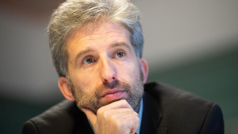 Tübingens OB Boris Palmer: "Ich würde eine Auswahl an Bildern, die unsere Gesellschaft abbildet, für logischer halten." Tübingens OB Boris Palmer: "Ich würde eine Auswahl an Bildern, die unsere Gesellschaft abbildet, für logischer halten."