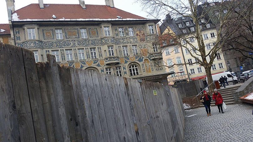 Hier ist jetzt jahrelang Baustelle - die Buden müssen also weg.
