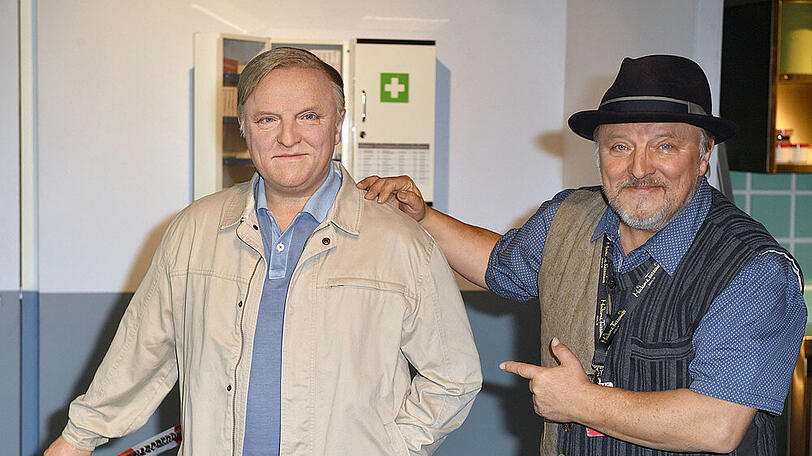 Axel Prahl (r.) mit seiner Wachsfigur bei Madame Tussauds in Berlin