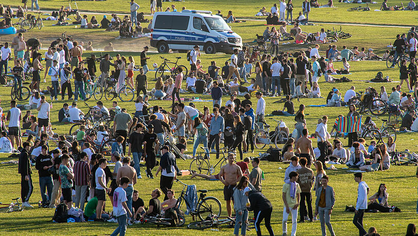 Ein Bild vom 31. März: Münchner genießen den Frühling im Englischen Garten. Ein Bild vom 31. März: Münchner genießen den Frühling im Englischen Garten.