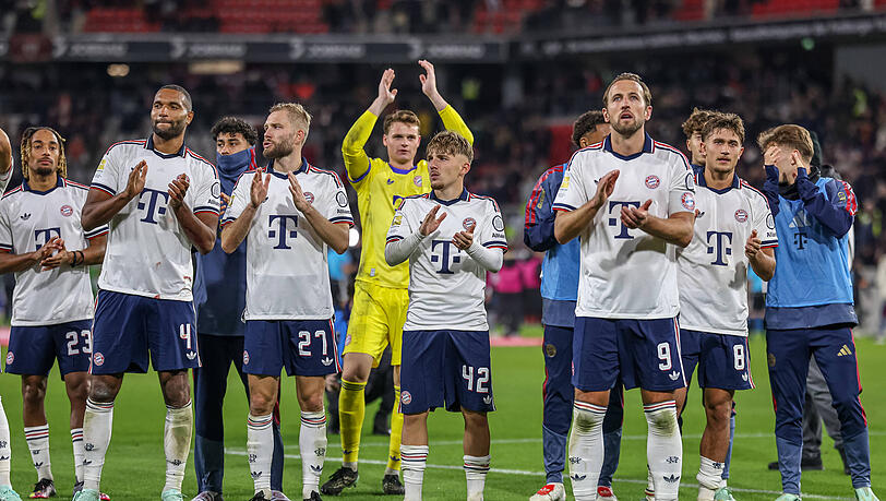 Der FC Bayern gewinnt in Freiburg mit 3:1. Der FC Bayern gewinnt in Freiburg mit 3:1.