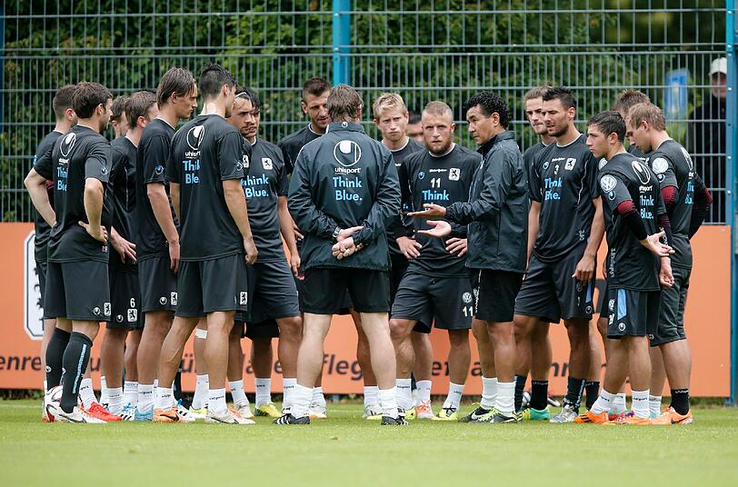Ricardo Moniz packt an: Bilder von der ersten Trainingseinheit unter dem neuen Trainer.