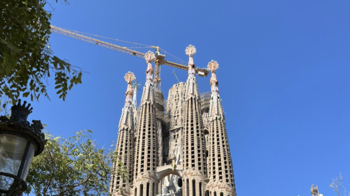 Eines der faszinierendsten Bauwerke von Antoni Gaudí: Die Sagrada Familia.