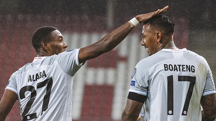 Jérôme Boateng und David Alaba haben kranke Kinder überrascht.