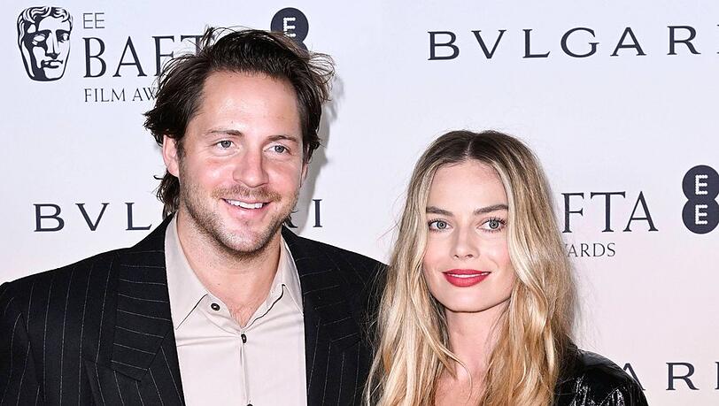 Gut gelaunt trotz Regen und Party-Stress: Tom Ackerley und Margot Robbie bei der Nominierten-Party der BAFTAs in der National Gallery in London.