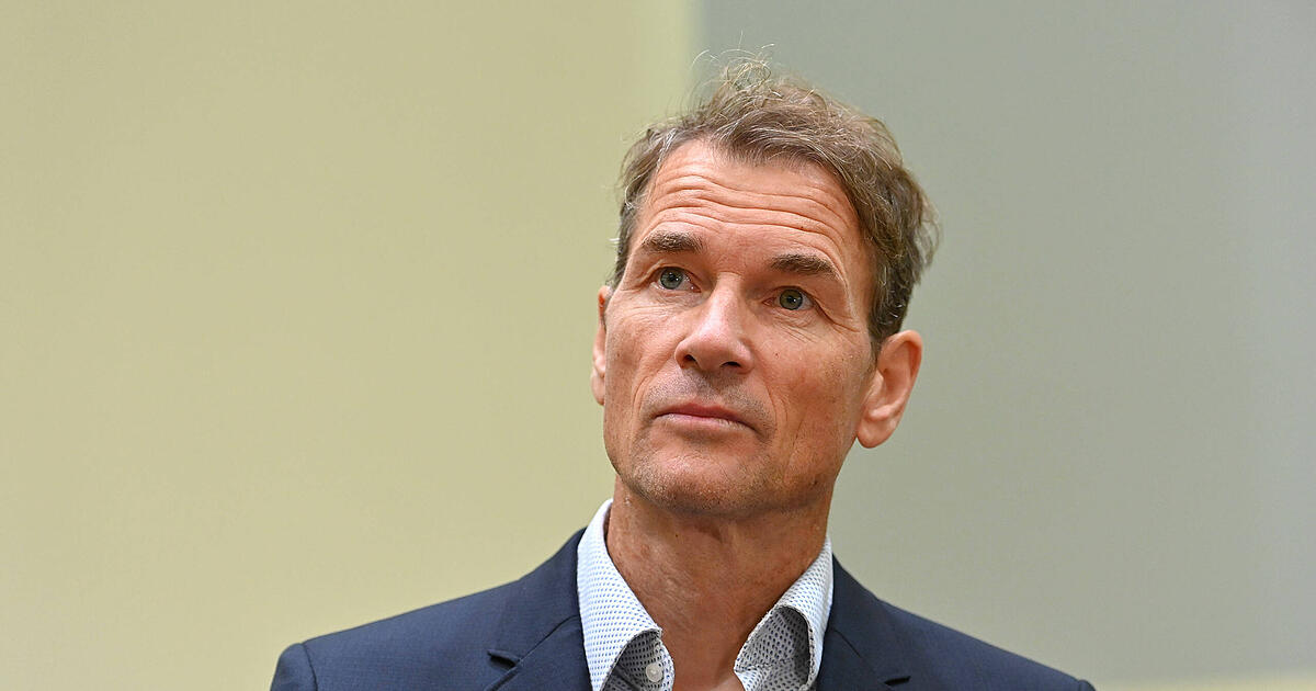 Pl-tzlich-schaltet-sich-Ex-Torwart-Jens-Lehmann-live-in-den-Gerichtssaal