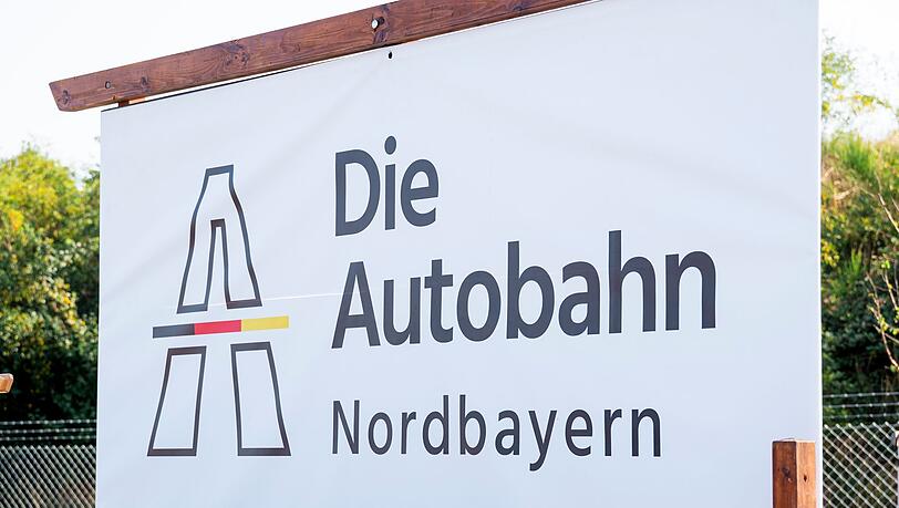 Die Anschlussstelle Wendelstein der Autobahn 73 bleibt in der Nacht zu Sonntag gesperrt, weil Bauarbeiten an einer Brücke erfolgen (Archivbild). Die Anschlussstelle Wendelstein der Autobahn 73 bleibt in der Nacht zu Sonntag gesperrt, weil Bauarbeiten an einer Brücke erfolgen (Archivbild).