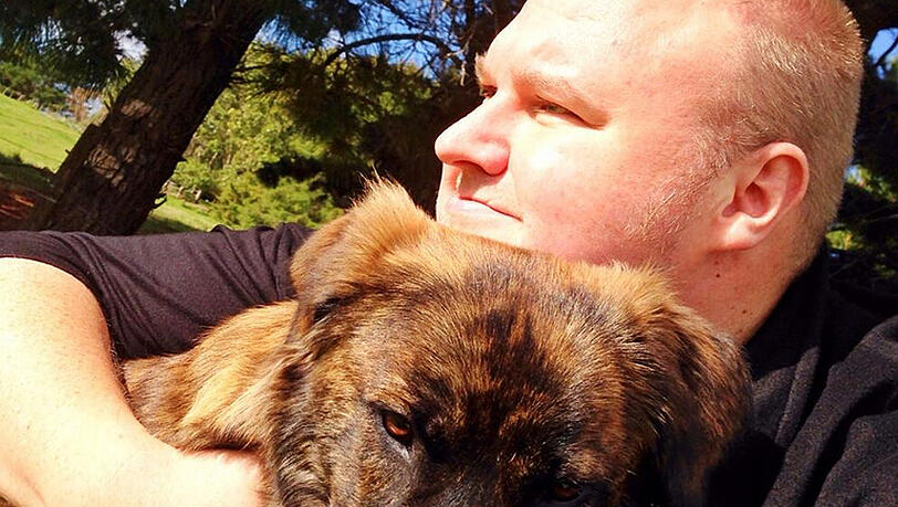 "Chilling with Dotty Dotcom": Dieses Bild postete Kim Dotcom auf seinem Twitter-Account "Chilling with Dotty Dotcom": Dieses Bild postete Kim Dotcom auf seinem Twitter-Account