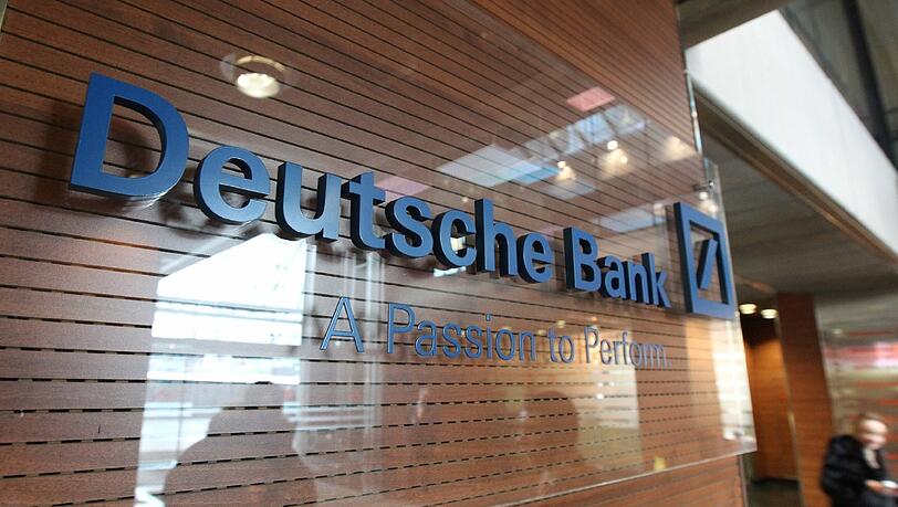 Ein Büro der Deutschen Bank in Moskau: Das Institut hat eingeräumt, dass es derzeit interne Untersuchungen im Zusammenhang mit Aktiengeschäften in Moskau und London gibt. Ein Büro der Deutschen Bank in Moskau: Das Institut hat eingeräumt, dass es derzeit interne Untersuchungen im Zusammenhang mit Aktiengeschäften in Moskau und London gibt.