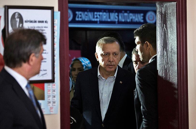 Seit mehr als zwölf Jahren droht der AKP um Erdogan der Verlust der absoluten Mehrheit.