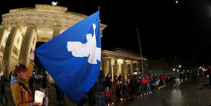 Bilder vom Brandenburger Tor. Hier endete die nicht ganz vollständige Lichterkette.