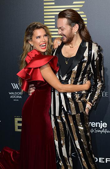Moderatoren des Abends: Sylvie Meis und Ricardo Simonetti. Simonetti erhielt zusätzlich noch den "Ehren Award".