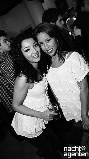 Heiße Mädels und sexy Moves bei "DJ A-Les B-Day Bash" im Crown's Club. Mehr Bilder gibt es unter www.nachtagenten.de.