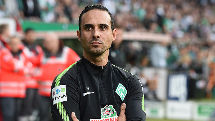 Nach zehn Spieltagen steht der SV Werder Bremen mit Trainer Alexander Nouri nur auf dem vorletzten Tabellenplatz. Jetzt haben die Verantwortlichen wohl die Reißleine gezogen.