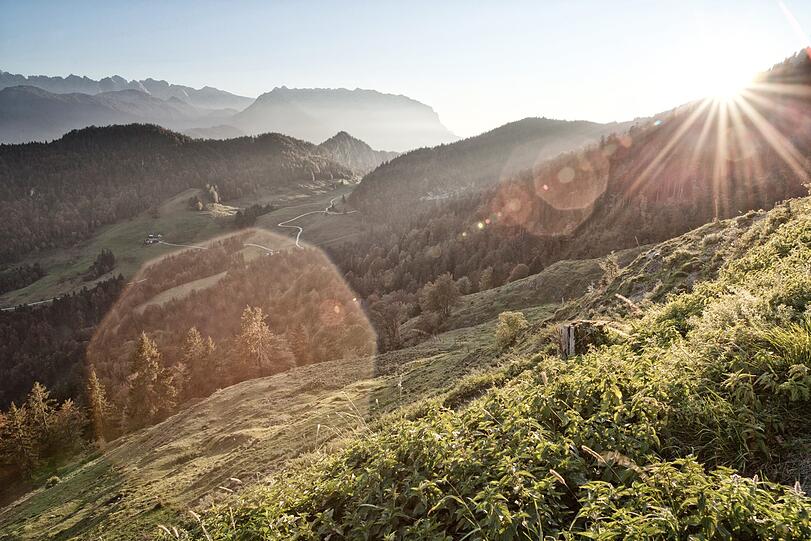 200 km markierte Wanderwege, 30 Hütten und Almen, 3 Klettersteige und zahlreiche alpine Bergtouren erwarten die Wanderer im Kaiserwinkl.
