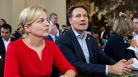 Führen die bayerischen Grünen im Landtagswahlkampf: Katharina Schulze (li.) und Ludwig Hartmann.