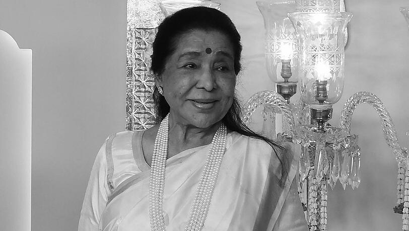 Asha Bhosle wurde in Indien durch ihre Filmsongs zur Ikone. Asha Bhosle wurde in Indien durch ihre Filmsongs zur Ikone.