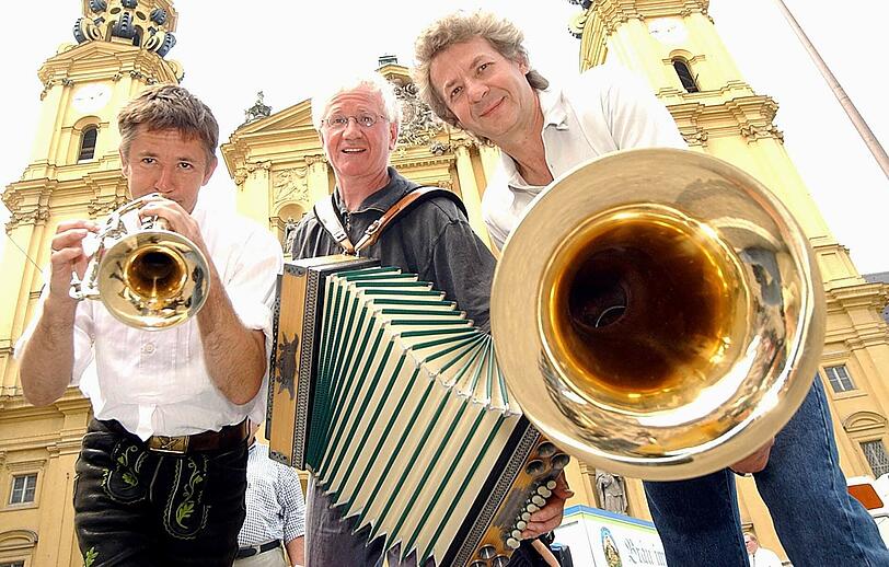 Da posieren Stofferl, Hans und Michael (v. li.) noch einträchtig.