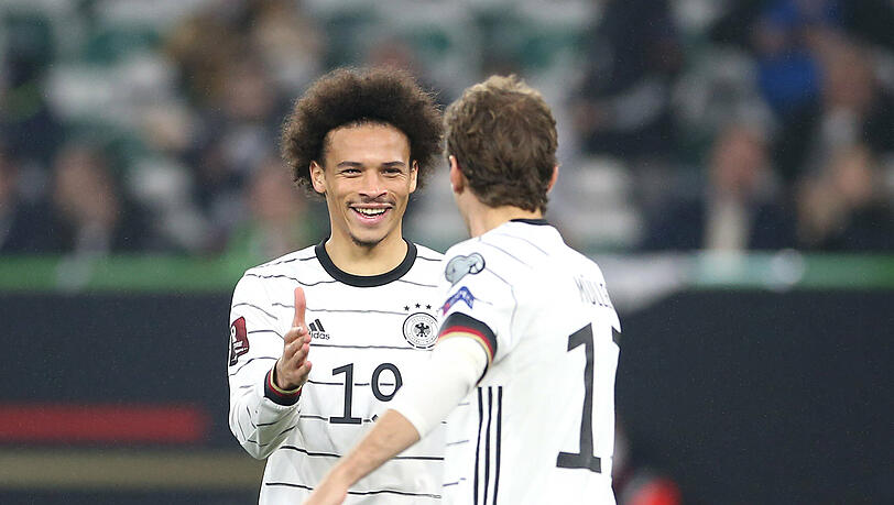 Leroy Sané und Thomas Müller waren die einzigen Bayern-Stars, die in Armenien dabei waren.