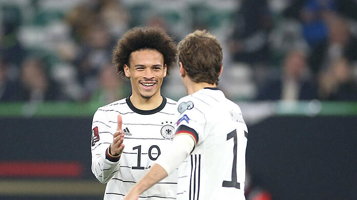 Leroy Sané und Thomas Müller waren die einzigen Bayern-Stars, die in Armenien dabei waren.