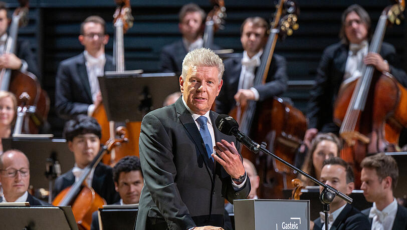 Dieter Reiter, Oberbürgermeister von München, spricht zu Eröffnung der Isarphilharmonie im Orchestersaal. Dieter Reiter, Oberbürgermeister von München, spricht zu Eröffnung der Isarphilharmonie im Orchestersaal.