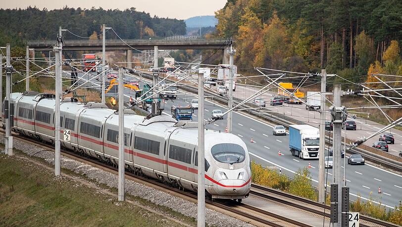 Normalerweise ist die Schnelltrasse die zügigste Route per Bahn von München nach Nürnberg. (Archivbild) Normalerweise ist die Schnelltrasse die zügigste Route per Bahn von München nach Nürnberg. (Archivbild)