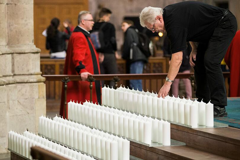 Am Freitag findet im Kölner Dom der Trauergottesdienst für die Opfer des Absturzes des Germanwings Airbus in Frankreich statt.