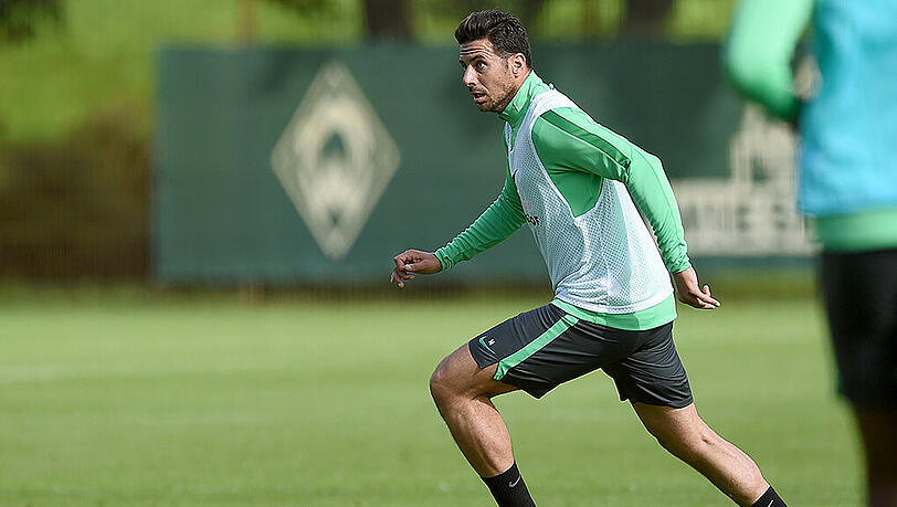 Claudio Pizarro erleidet erneut einen Rückschlag. Claudio Pizarro erleidet erneut einen Rückschlag.