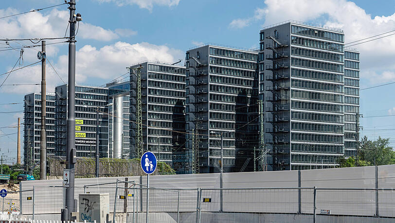 Die "Ten Towers" stehen schon seit Jahren leer. Ein Teil der Büros soll zu Wohnungen umgewandelt werden. Und das soll nicht die einzige Gewerbefläche bleiben, aus der Wohnraum wird. Die "Ten Towers" stehen schon seit Jahren leer. Ein Teil der Büros soll zu Wohnungen umgewandelt werden. Und das soll nicht die einzige Gewerbefläche bleiben, aus der Wohnraum wird.