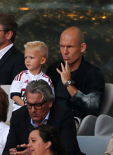 Auch ab September 2015 musste Arjen Robben fast wieder zwei Monate mit der Tribüne vorlieb nehmen: Adduktorenverletzung.