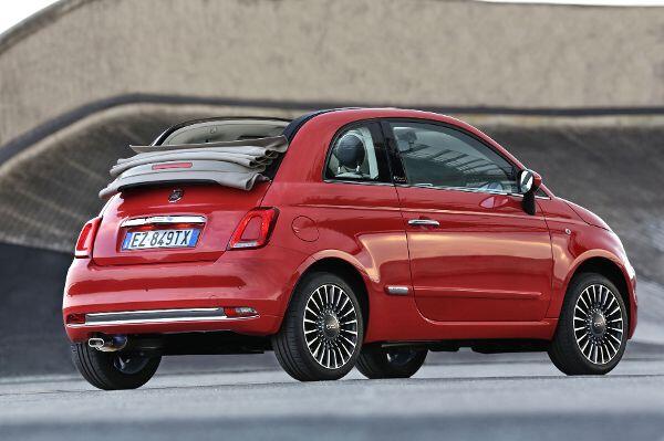 Frischluft zum günstigen Preis: Der Fiat 500 C mit großem Stofffaltdach ist ab knapp über 15.000 Euro zu haben.