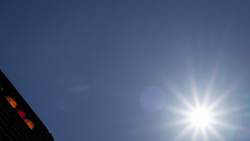 Es wird sonnig und heiß in Deutschland.