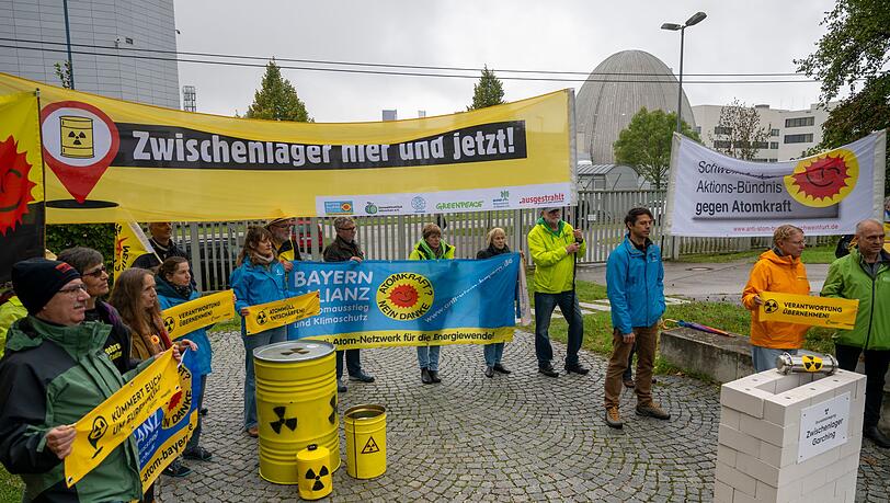 Vor dem Forschungsreaktor in Garching kam es zu der Protestaktion.