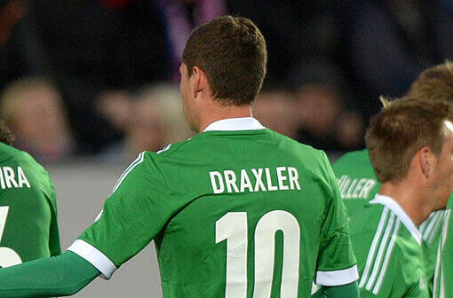 Draxler: Kam für Reus ins Team. Der Schalker agierte mit Zug zum Tor,
dribbelte und schoss. Arbeitete auch gut mit nach hinten (25.).