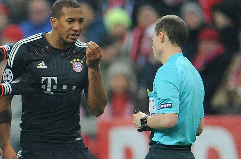 William Collum zeigte Jérôme Boateng im Dezember 2012 die Rote Karte beim Spiel gegen Borissow.