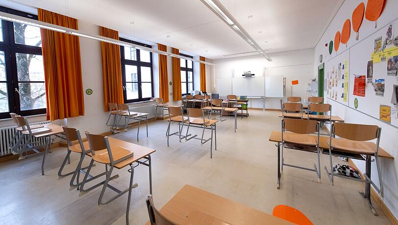 Monatelang waren auch die Schulen in Bayern geschlossen – mit teils gravierenden Folgen für die Kinder und Jugendlichen. (Archivbild) Monatelang waren auch die Schulen in Bayern geschlossen – mit teils gravierenden Folgen für die Kinder und Jugendlichen. (Archivbild)