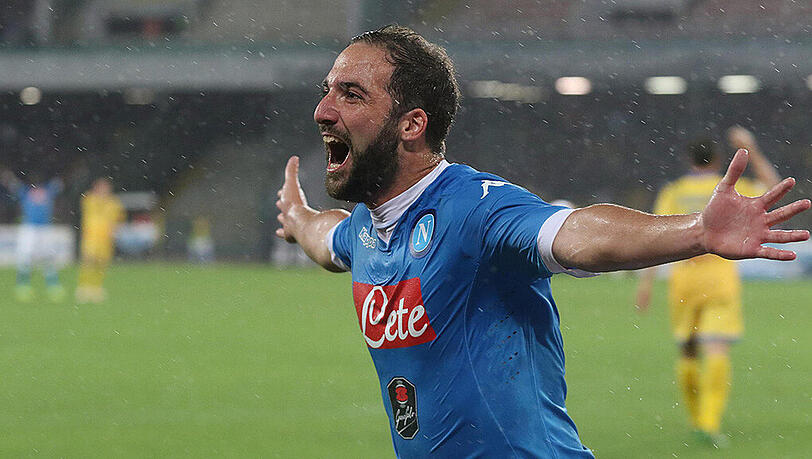Gonzalo Higuain steht vor einem Wechsel zu Juventus Turin. Gonzalo Higuain steht vor einem Wechsel zu Juventus Turin.