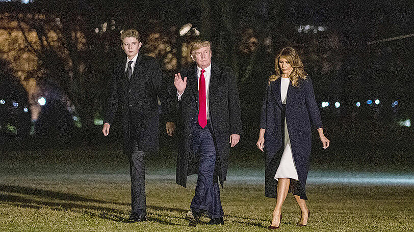 Familie Trump vor dem Weißen Haus