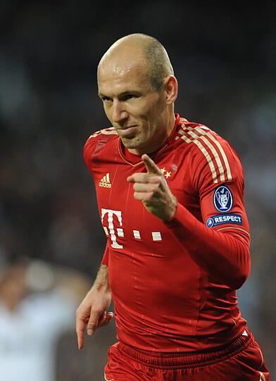 ARJEN ROBBEN: Was für eine Chance: Konnte die Alaba-Flanke nicht reindrücken &ndash; wäre das 1:1 gewesen. Starker Freistoß (45.). Cool beim Elfer zum 1:2. Voller Adrenalin. Note 2