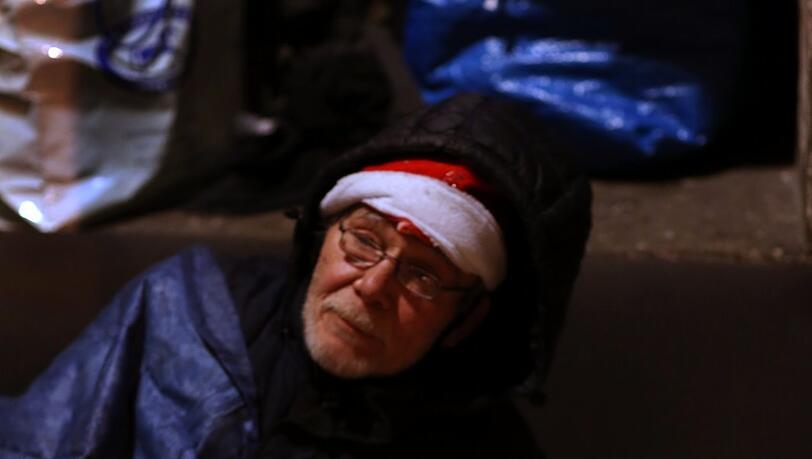 Niko (68) mag es weihnachtlich. Niko (68) mag es weihnachtlich.