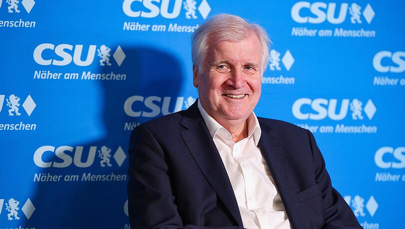 Bayerns früherer Ministerpräsident Horst Seehofer hat in Hahnbach erstmals im Europa-Wahlkampf mitgemischt.