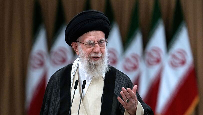 Trat mit neuen Drohungen gegen die USA an die Öffentlichkeit: Iran Religionsführer Ajatollah Ali Chamenei. Trat mit neuen Drohungen gegen die USA an die Öffentlichkeit: Iran Religionsführer Ajatollah Ali Chamenei.