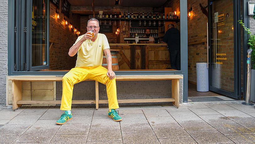 Noch fr&ouml;nt Steffen Marx der Liebe zum Bier nur in M&uuml;nchen &ndash; hier vor dem Stehausschank Maxvorstadt. Doch er will expandieren.