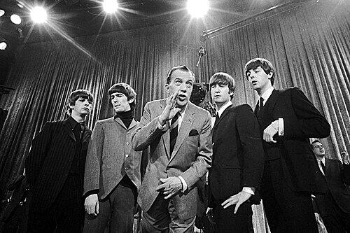 Die Beatles konnten bekanntlich auch anders. Ihre bis heute erfolgreichste Hitsingle "Hey Jude" (1968) hat es ebenfalls auf die Wiesn geschafft: Sie weist die Besucher als traurig-schöne Ballade auf ein baldiges Ende des süffigen Abends hin. Da bleibt kein Auge trocken - geschweige denn eine Kehle..