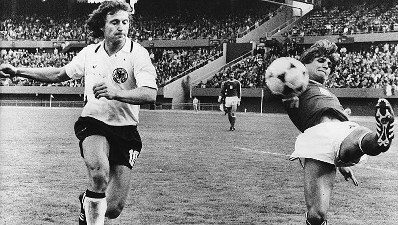 Nach 14 Pflichtspielen für die Löwen musste er seine Karriere beenden: Heinz Flohe. Nach 14 Pflichtspielen für die Löwen musste er seine Karriere beenden: Heinz Flohe.