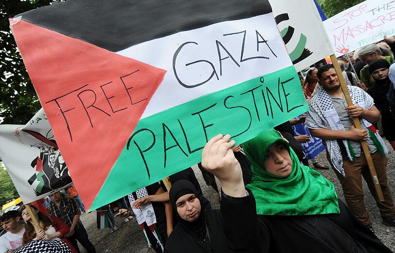 Am Ostbahnhof wurde gegen das militärische Vorgehen Israels im Gazastreifen protestiert. Die Bilder von der Demonstration.