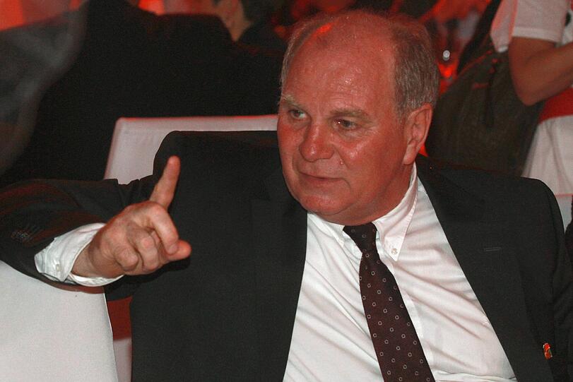 Bittere Niederlage für die Bayern: Beim Bankett war die Stimmung auf dem Boden. Die Bilder