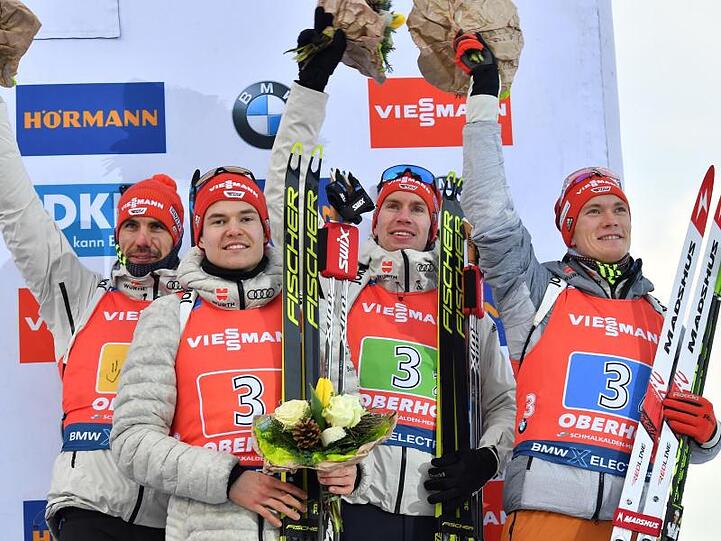 Die deutsche Biathlon-Staffel: Benedikt Doll (r-l), Johannes Kühn, Philipp Horn und Arnd Peiffer.